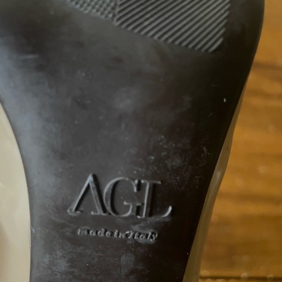 AGL Sling Back Dodi Heels Beige Nude Patent Leather Size 38.5 8.5 Made In Italy - Picture 5 of 8